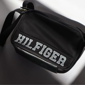 NWOT Tommy Hilfiger Black Shoulder Fanny Bag